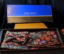 Cummerbund 3 Pc Bow Tie Pocket Kerchief Retro '90s Fit 27-50 Y2K Box Lord West
