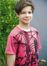 Toby Wallace autograph signed 20x27 cm picture