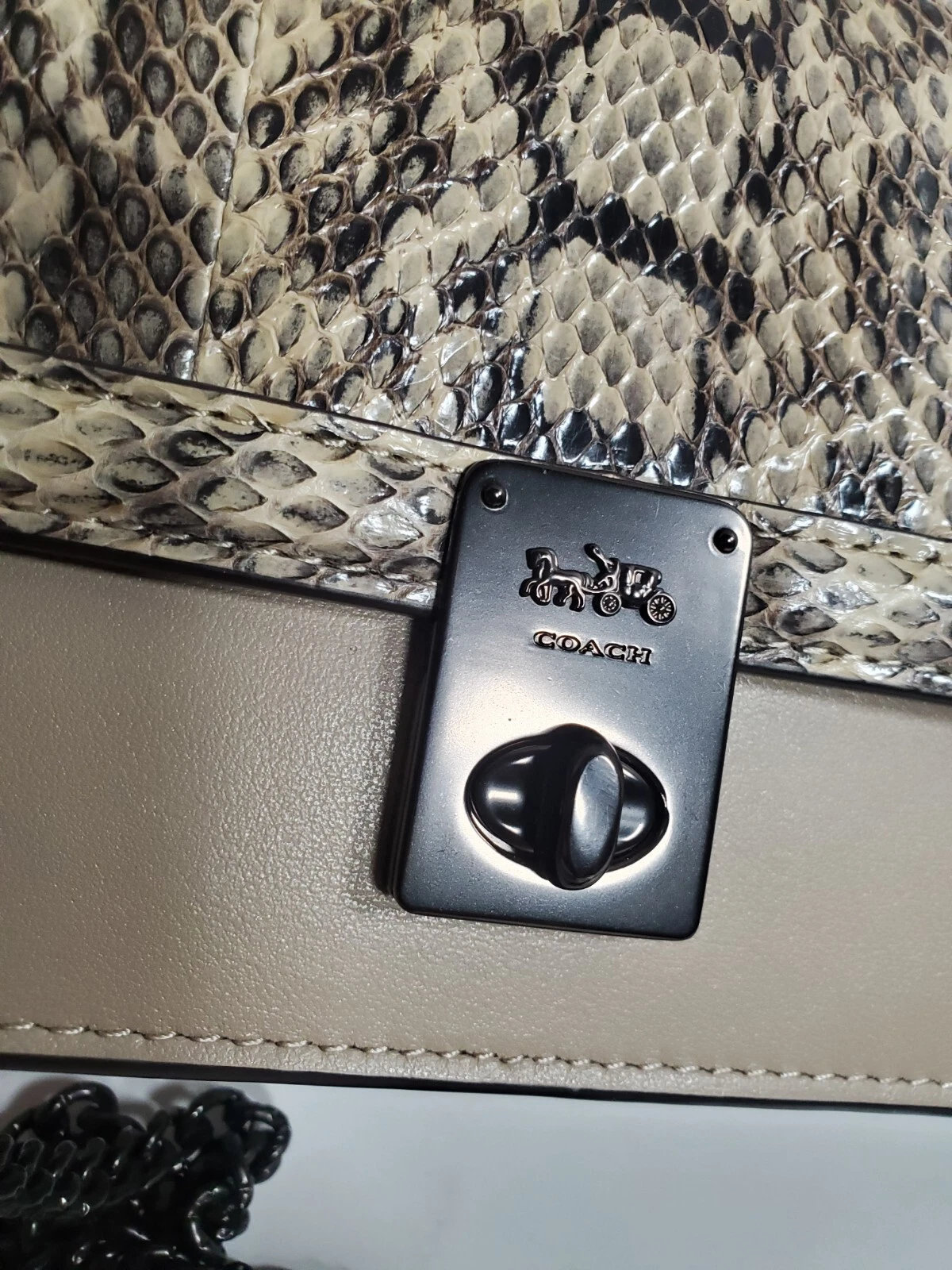 Borsa a tracolla Coach Hutton in pelle pelle di serpente nuova con etichette