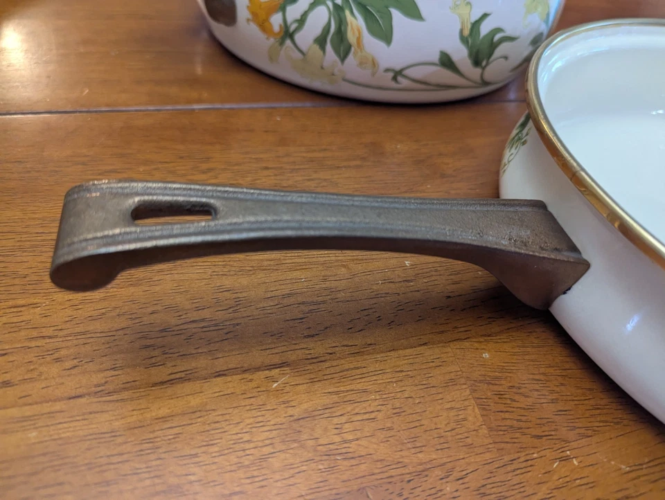 ASTA German Floral Enamel Cookware Brass Dutch Oven/Casserole & Frypan With Lid - Image 4 of 4