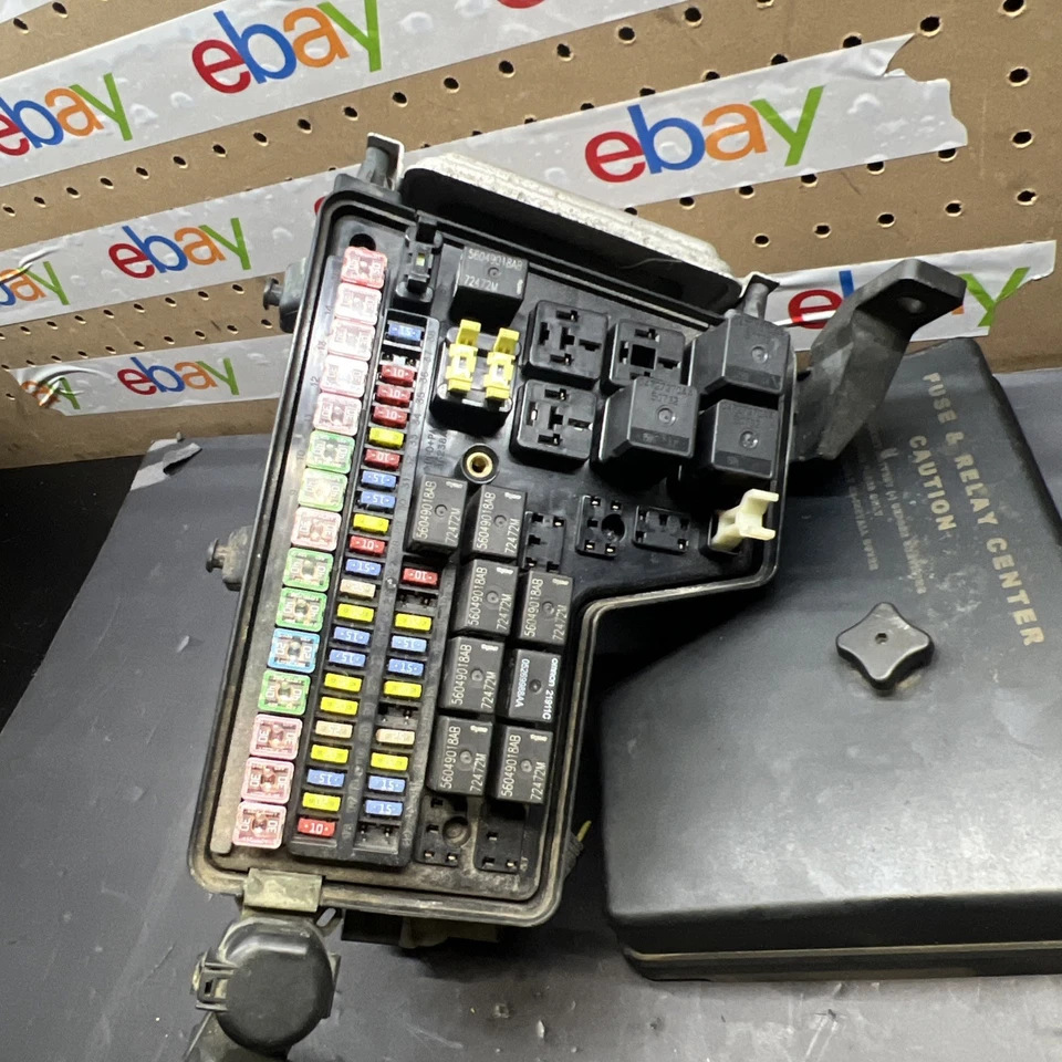 02-05 Dodge Ram 1500 Totally Integrated Power Module Fuse Box TIPM 56049011 - Image 3 of 4