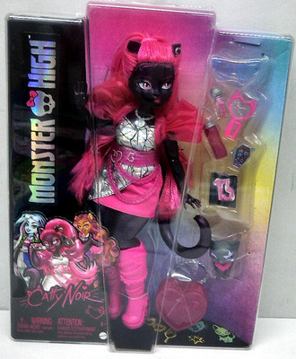 Monster High Catty Noir Fashion Doll with Pet Cat Amulette and Accessories