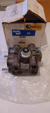 BENDIX OEM - GENUINE - R-12 RELAY VALVE, AIR BRAKE 801527