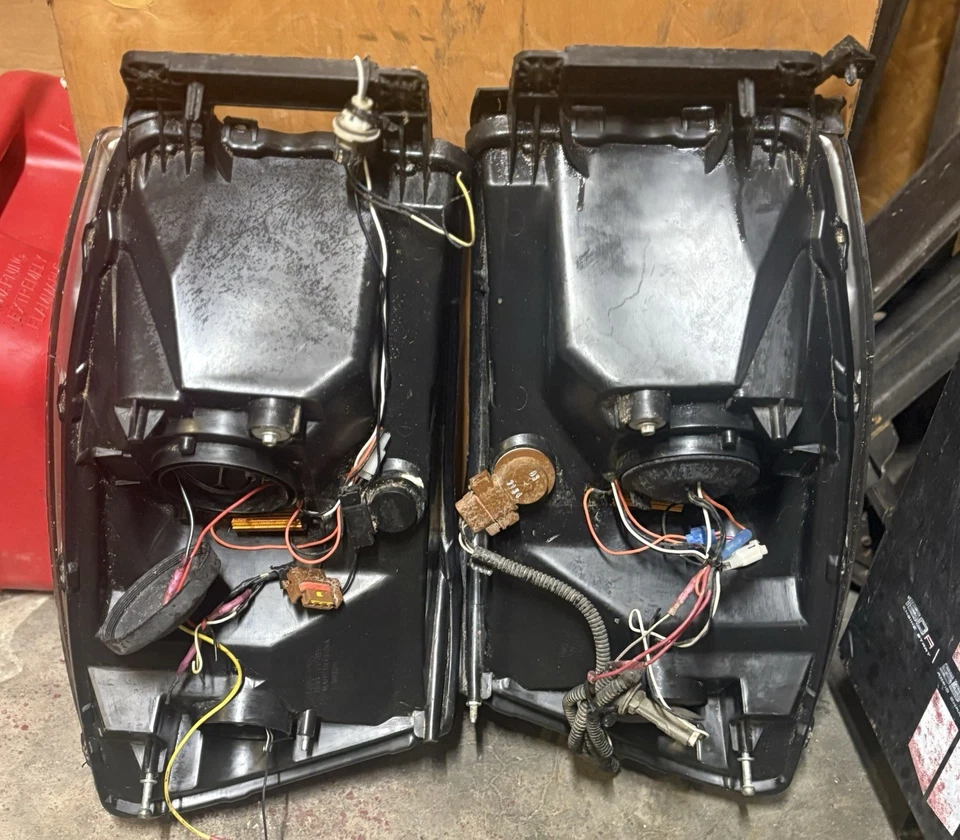 Faróis de caminhão Dodge 2006-2008 3ª geração - Imagem 4 de 4