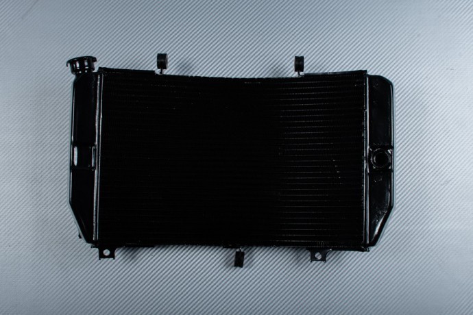 Radiateur eau SUZUKI GSX-R 600 pour entretien et réparation circuit moto