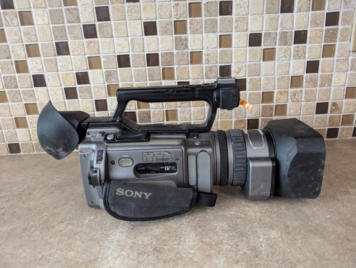 5022899 SONY HANDYCAM DCR VX2100 ビデオカメラ Sony DCR-VX2100 8 MB Camcorder for sale online | eBay