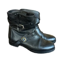 Chloe Black Leather MOTO Double Buckle Straps Ankle Boots Size 41. EUC