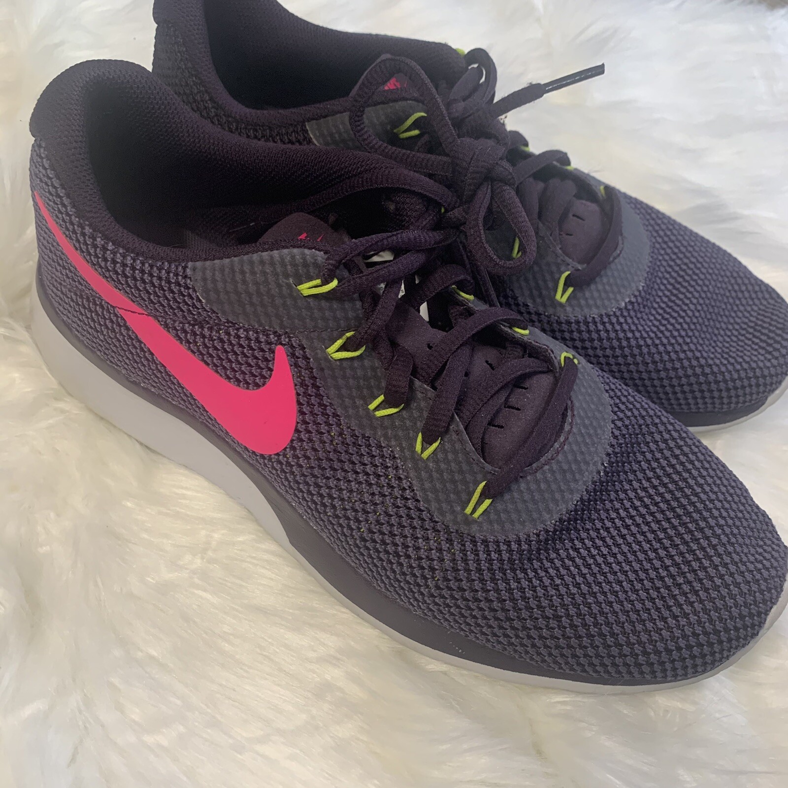 nike tanjun size 10