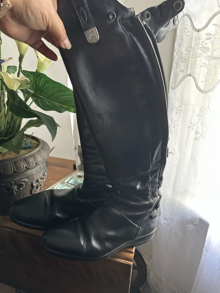 Tucci Long Leather Boots Made In 🇮🇹 Size 38E - Image 2 of 4