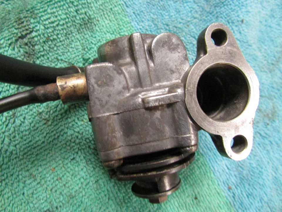 Yamaha DT100 1978 bomba de aceite Foto 4 de 4