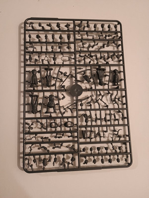 Frostgrave / Wargames Atlantic Villagers Minitures Sprue