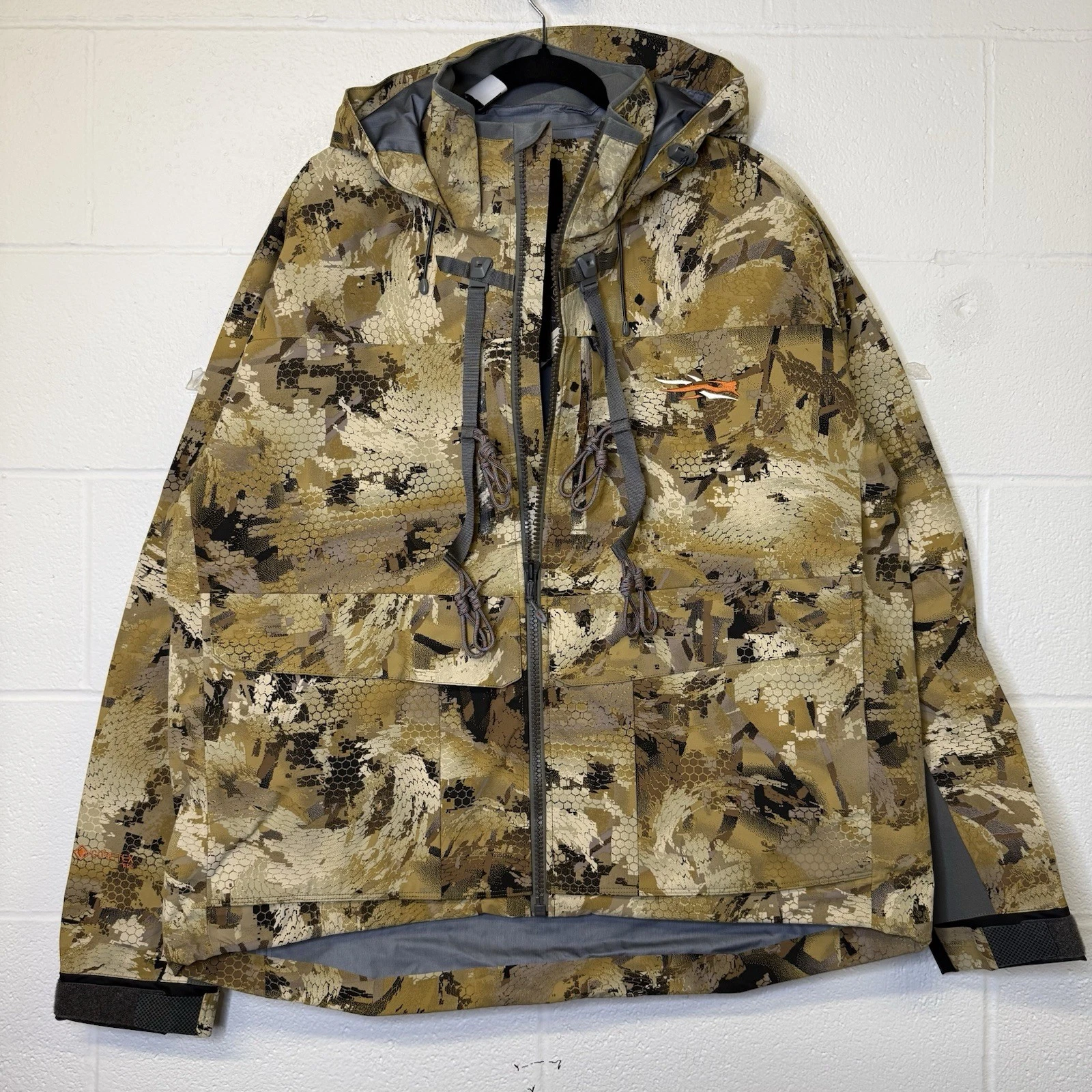NWT Sitka Delta Pro Gore Tex Wading Jacket Optifade Marsh Size XL
Opens in a new window or tab