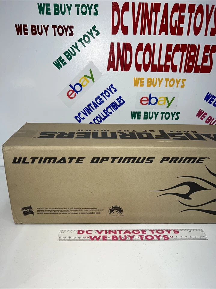 Transformers SDCC 2011 Exclusive DOTM DARK OF THE MOON Ultimate Optimus Prime - Image 2 of 4