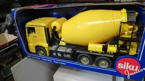 SIKU JUNIOR 1:16 MAN CEMENT MIXER TRUCK YELLOW MADE GERMANY #6623 - Bild 3 von 5