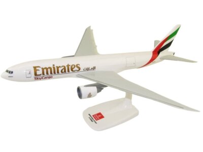 PPC Emirates Sky Cargo Boeing 777-200F A6-EFH Desk Top 1/200 Model AV Airplane
