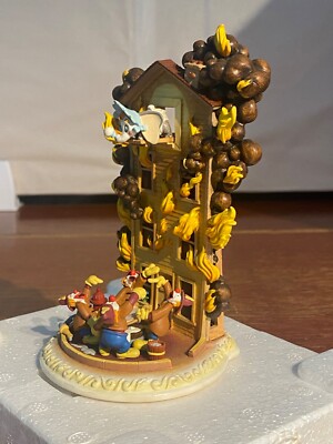 新品 ディズニー オルショウスキー ダンボ We'll Save Ya! フィギュア