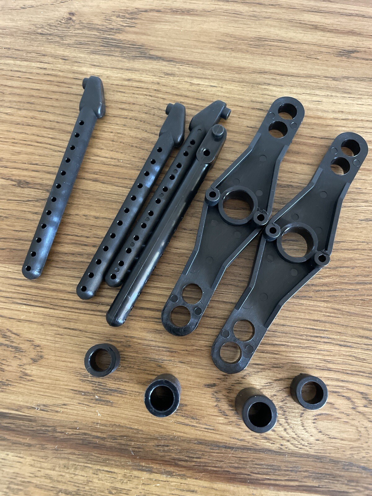 Kyosho Mega Force 31181 Rc Monster Truck Vintage Spares Parts Body Mounts 1/10