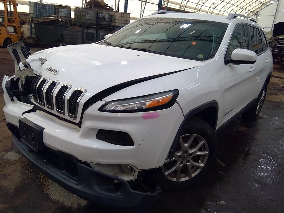 Driver Corner/Park Light Park Lamp-turn Signal Fits 14-18 CHEROKEE 6869638 - Image 3 of 4