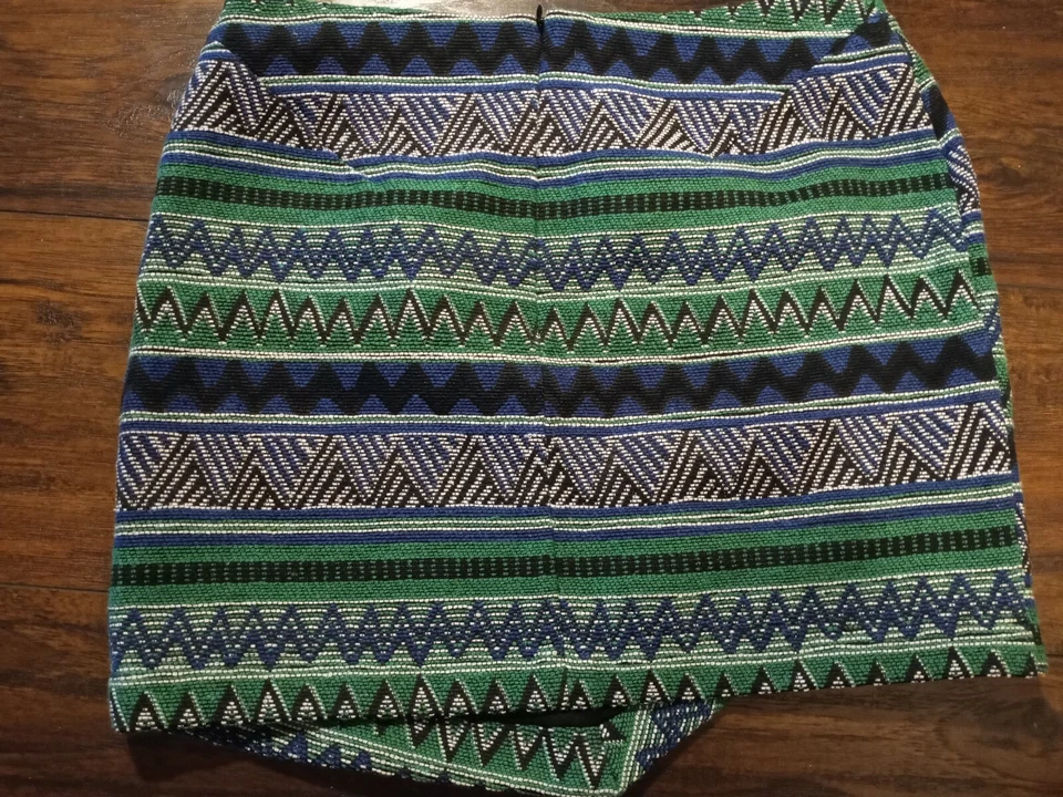 Romeo&Juliet Couture woven Aztec print skirt mini short straight Sz S L15 W27 - Image 3 of 3