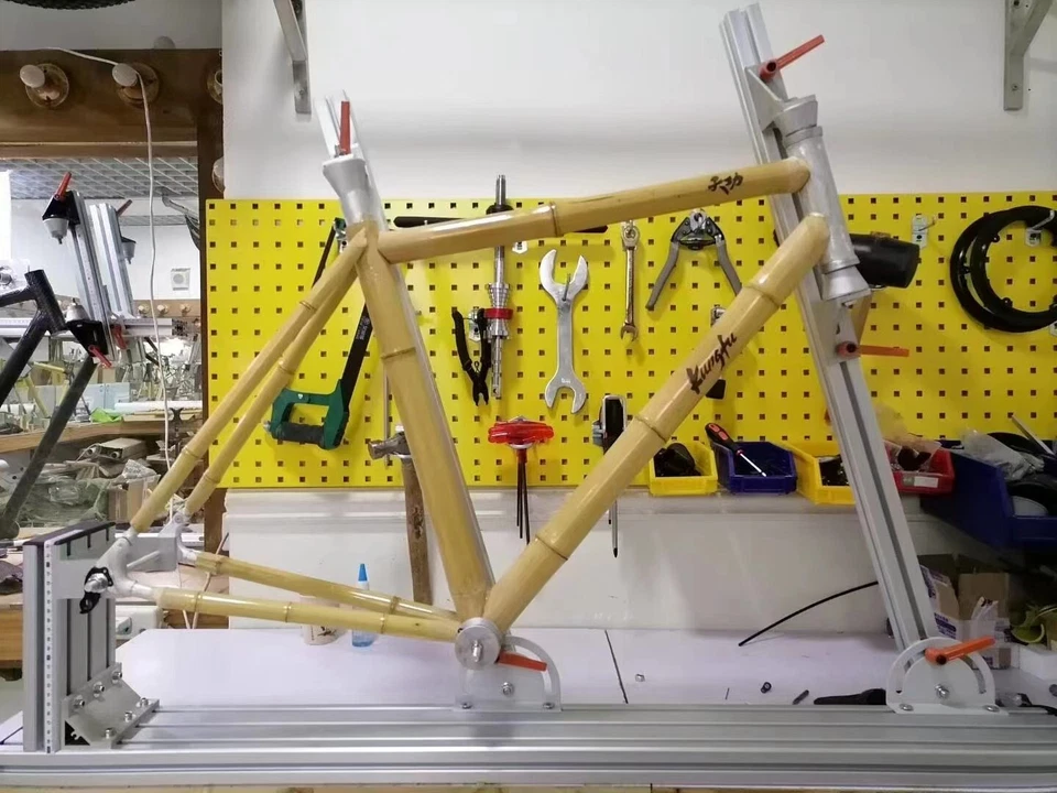 Cuadro de bicicleta de bambú - construido a medida Foto 4 de 4