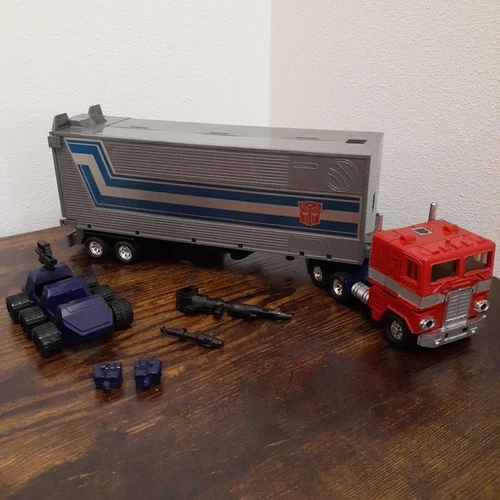 Optimus Prime Near Complete Vintage 1982 G1 Transformer Hasbro Action Figure