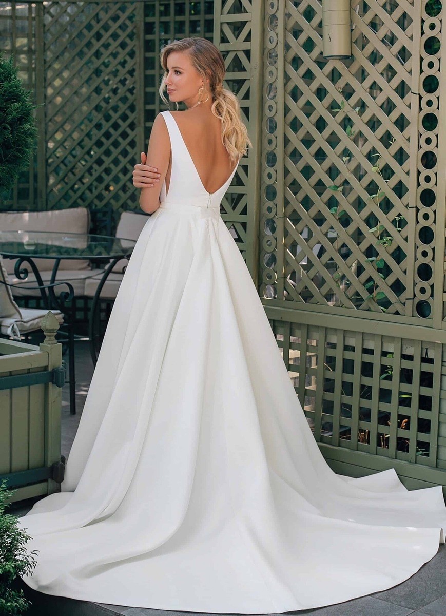 Beautiful Angela Bianca Wedding dress size UK