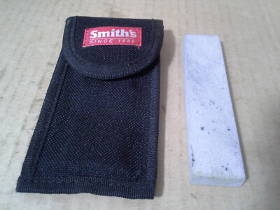 Smith's Sharpening Stone w/ Black soft case. VGC