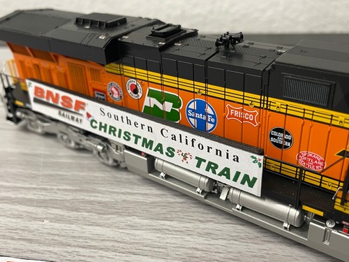 Custom HO Scale 3D Printed Part Locomotive Banner for Handrails - BNSF Christmas - 第 5/11 張圖片