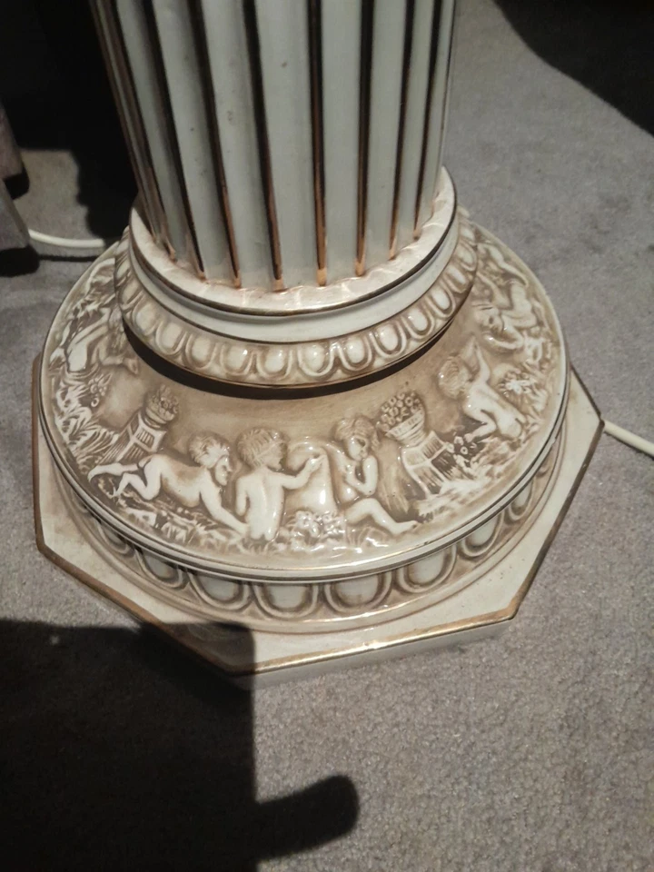 Capadomonte Stand Just Lovelly REDUCED - image 3 of 4