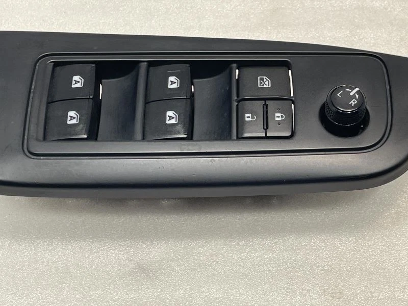 Toyota C-HR 2019 puerta izquierda ventana interruptor maestro negro TC: FC20 52 K 51646 Foto 2 de 4