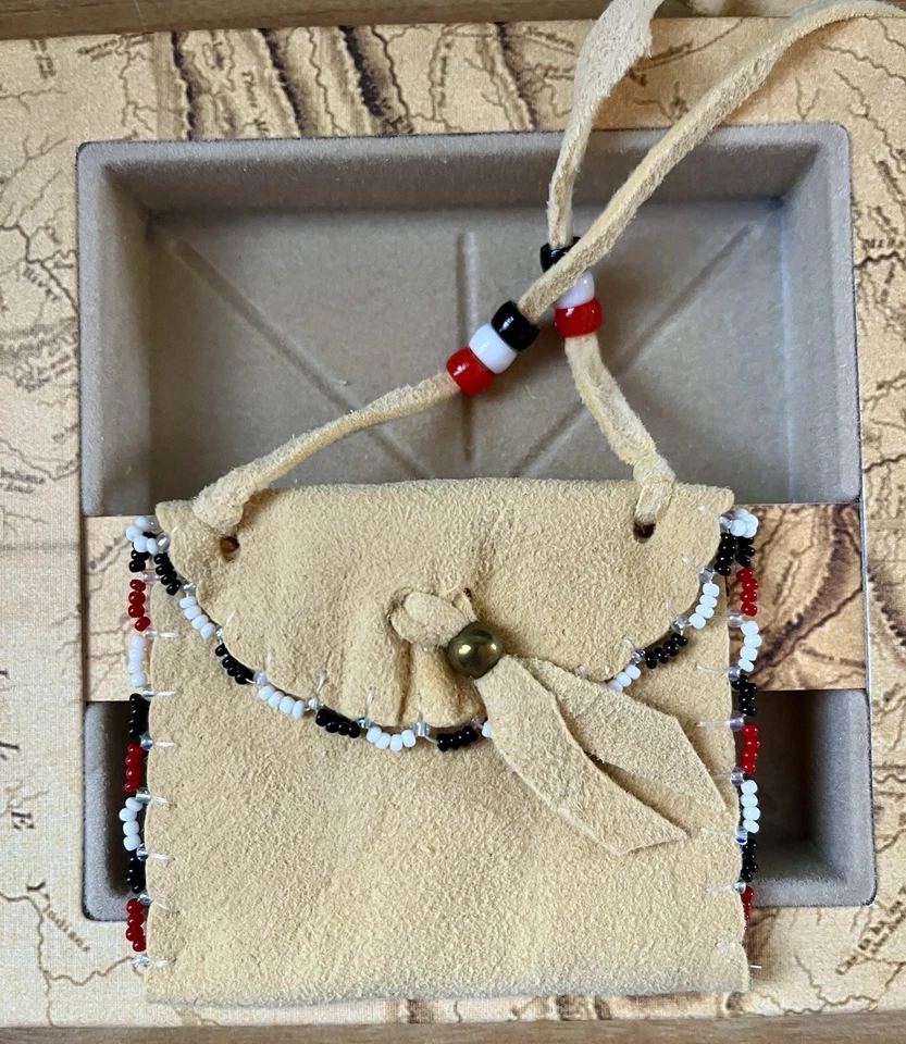 2004 US Mint Lewis & Clark Coin & Pouch Set Hunkpapa Lakota, Standing Rock Sioux - Image 2 of 4