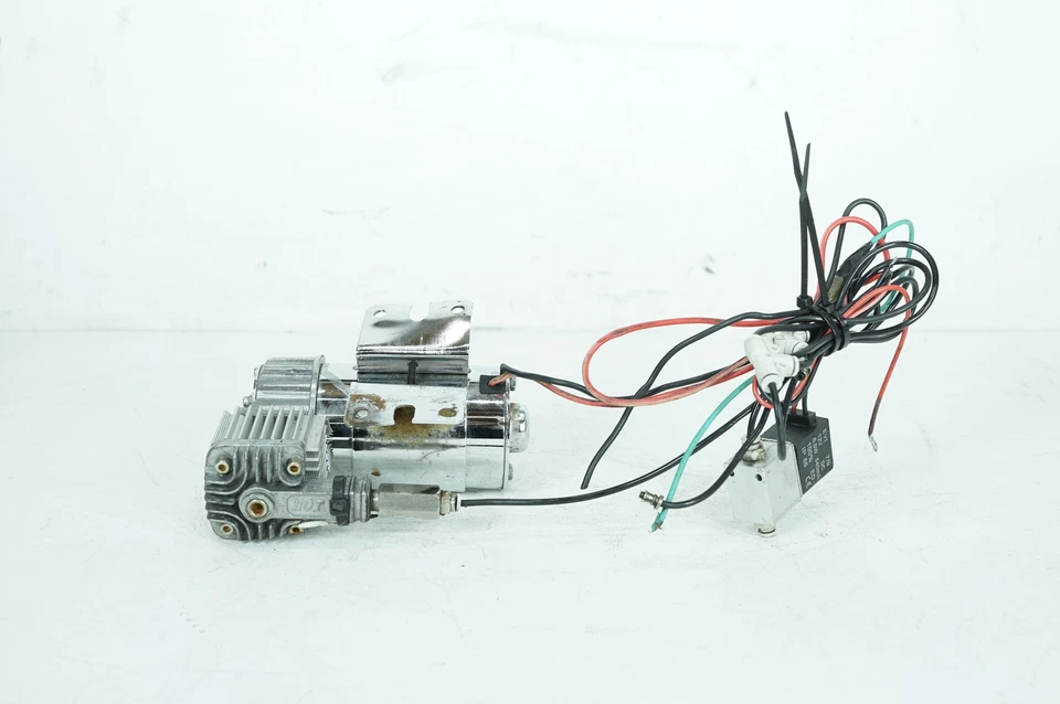 2012 Harley-Davidson Touring FLHTK Electra Glide Ultra Air Suspension Valve Kit - Image 2 of 4