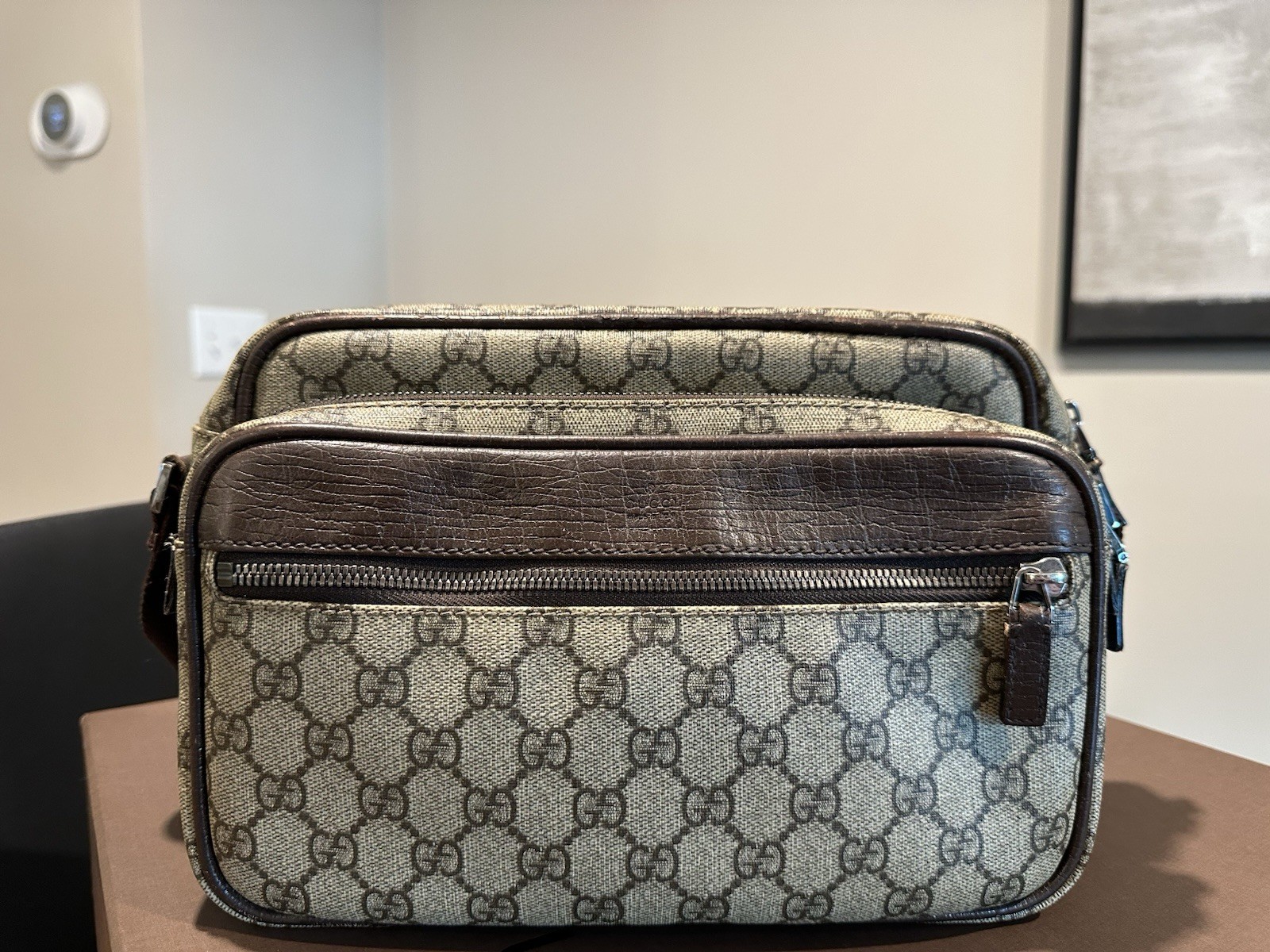 Gucci GG Supreme Canvas Messenger Crossbody Bag for Men and Women