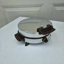 Vintage 1970s Toastmaster 7" Chrome / Brown Waffle Iron/Griddle Iron Model W252E