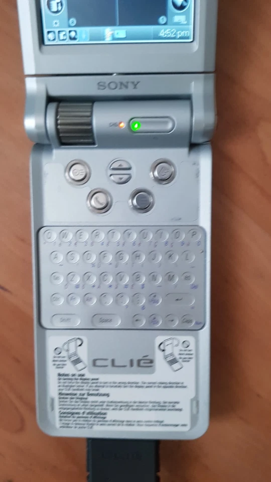 Sony Clie Nr70v PDA Handheld Boxed With Extras - Image 4 of 4