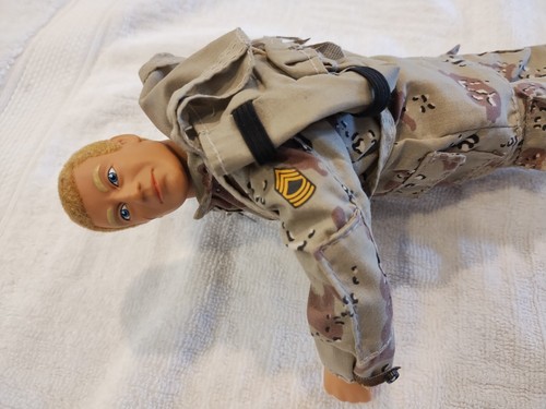 Vintage GI Joe Duke 12 Zoll Actionfigur verschlossen blond mit Wüstencamouflage 1992 - Bild 7 von 7