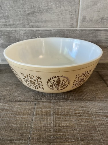 Vintage Pyrex 404 Promotional Gold Hex Signs Beige Gold Mixing Bowl 4 Quarts - Picture 2 of 8