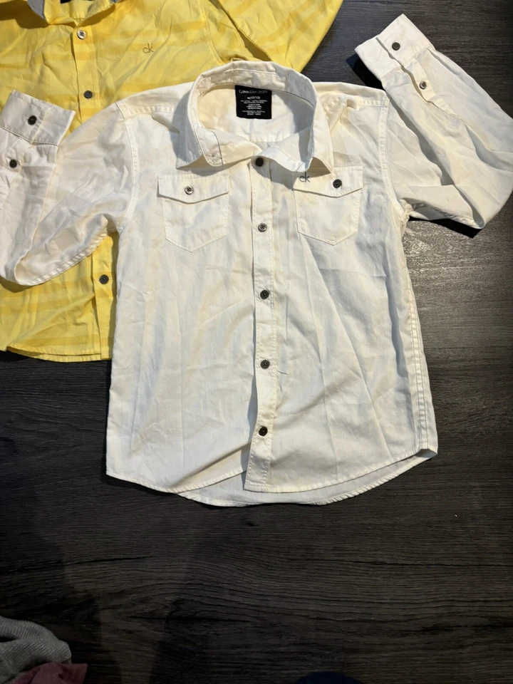 "Juego de 2 camisas de vestir Calvin Klein Jeans de abajo para niños M 10/12""" Foto 2 de 4