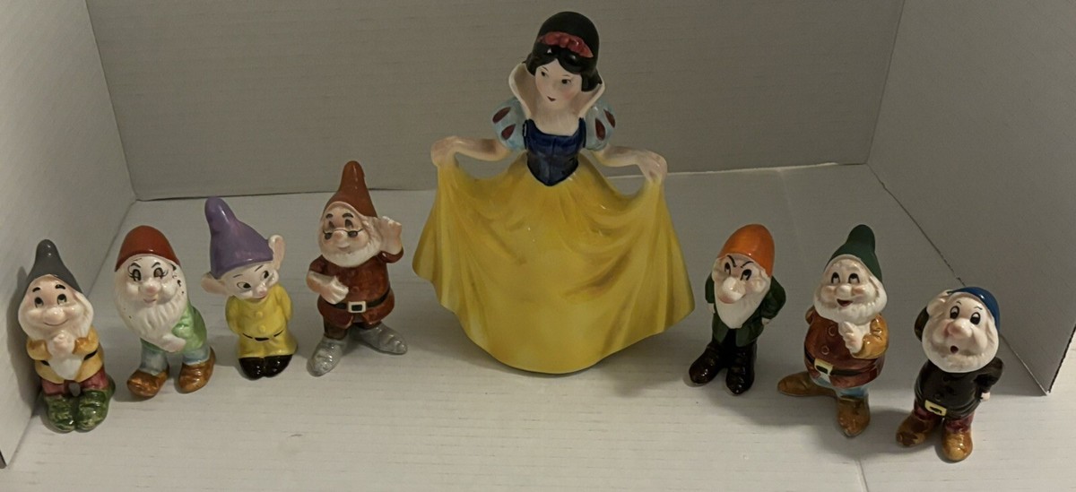 Ceramic Snow White and 7 Dwarfs Walt Disney Productions
