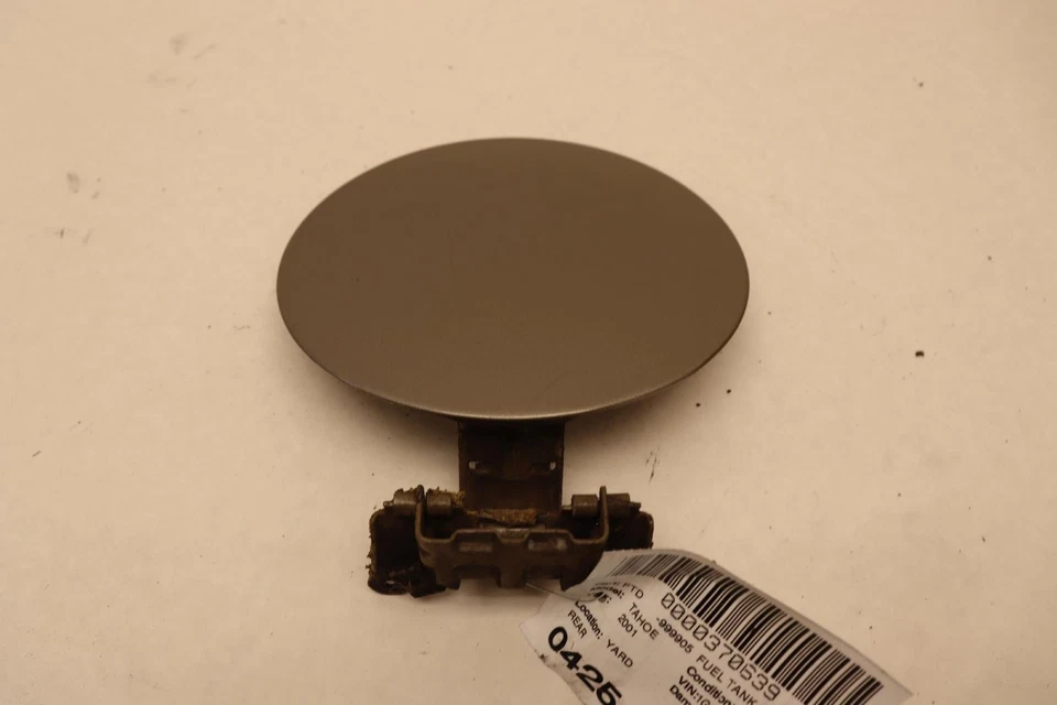 Cubierta de tapa de puerta de llenado de tanque de combustible trasero Chevy Tahoe 2000-2006 OEM Foto 4 de 4