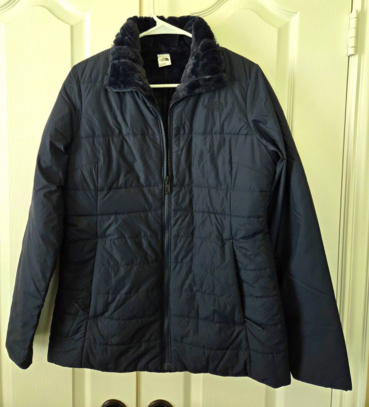 The North Face Women’s Navy Full Zip Insulated Faux Fur Lined Jacket Size M