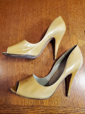 Moschino Cheap & Chic Tan Bow Heel Pump Women s Size 37 /7.5