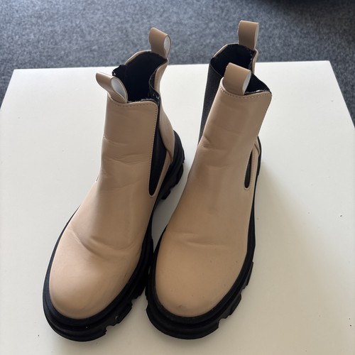 Ladies Size 41 Rubber Soles Chunky Chelsea Boots Light Beige