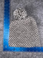 Beanie Toque Womens One Size Gray Cable Knit Acrylic Lined Ski Pom Outdoor