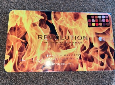 Makeup Revolution Forever Flawless FIRE Palette