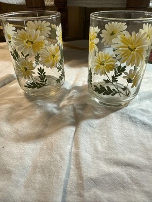 Pair of Vintage Libby 4'' Daisy Glasses 