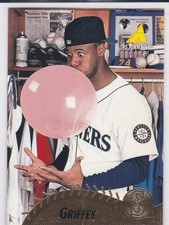 KEN GRIFFEY JR. 1995 Pinnacle #128 Seattle Mariners Baseball BUBBLE GUM CARD $$