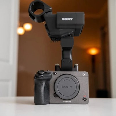Sony FX3 Full-Frame Excellent Condition + Handle Unit ''Rеаd dеѕсriрtiоn''