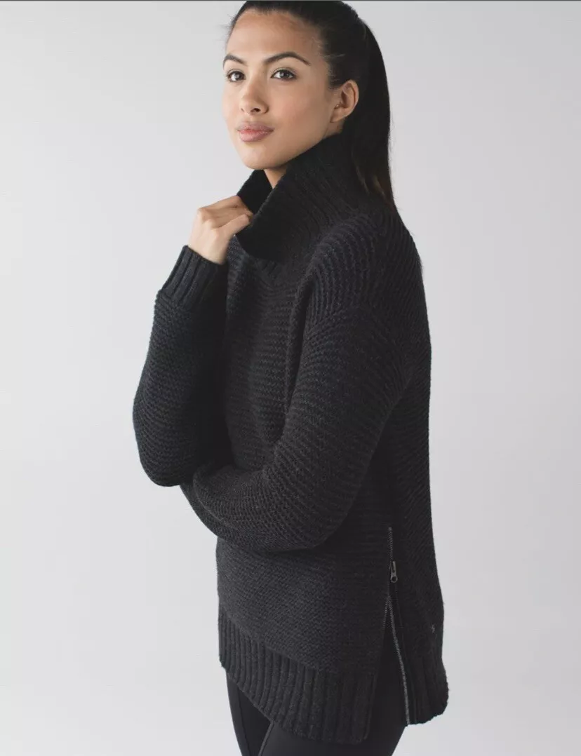 Lululemon black hotsell turtleneck