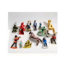 Mixed vintage 1960's toy figure bundle soldiers cowboys guards etc